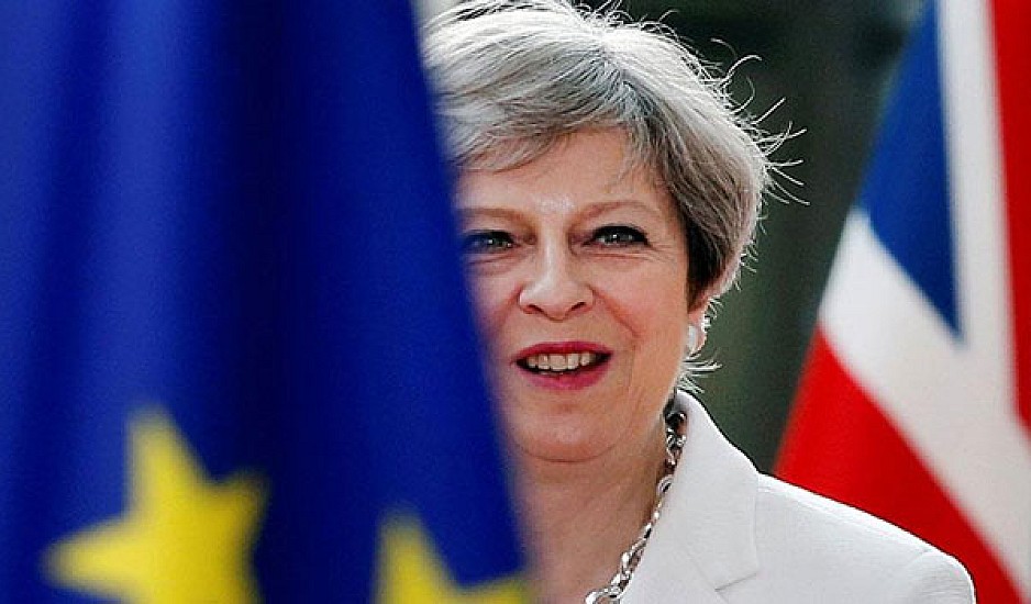 Υπουργός Brexit: Η Μέι θα παραμείνει πρωθυπουργός ακόμα κι αν η Βουλή απορρίψει τη συμφωνία