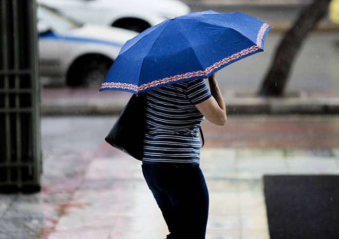Έκτακτο Δελτίο Επιδείνωσης Καιρού: Καταιγίδες, χαλάζι, κεραυνοί από Παρασκευή. Δείτε live την πορεία της κακοκαιρίας