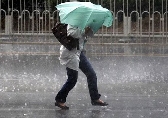 Ο καιρός αύριο: Βροχές στα βόρεια για την Αθήνα - Πού θα έχει έντονα φαινόμενα