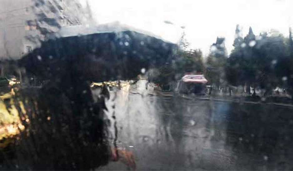 Άστατος θα είναι ο καιρός του τριημέρου με κατά τόπους βροχές
