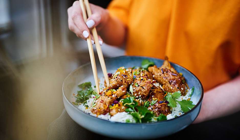 Πως να χρησιμοποιείς τα chopsticks εύκολα