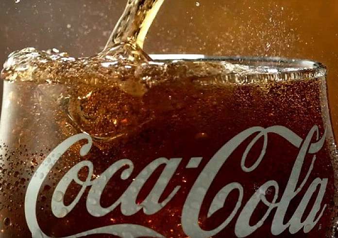 Τραμπ: Αλλάζει βασικό συστατικό της Coca-Cola - «Είναι απλώς καλύτερη!»