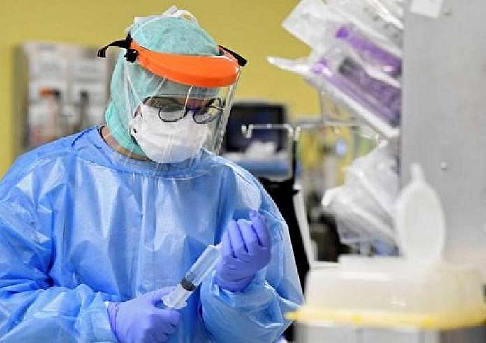 Κορονοϊός: Ποια νέα συμπτώματα φέρνει η υποπαραλλαγή JN.1