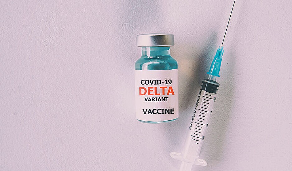 Εμβολιασμός κατά της Covid19: Σε ποια ηλικία έχουν μειωθεί στο μισό τα αντισώματα