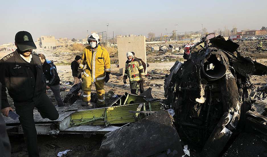 Έρευνες για την αεροπορική τραγωδία στο Ιράν: Τι μπορεί να συνέβη;