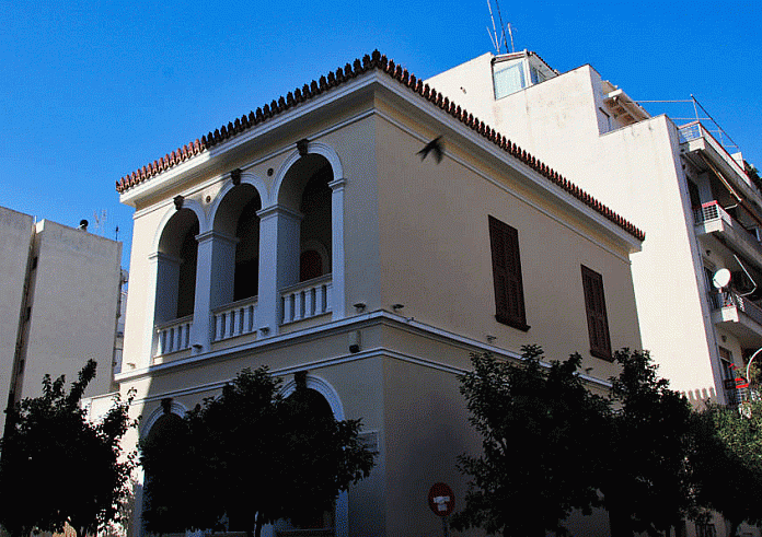 Tο στοιχειωμένο σπίτι στην Καλλιθέα και ο καταραμένος έρωτας δύο νέων καλλιτεχνών