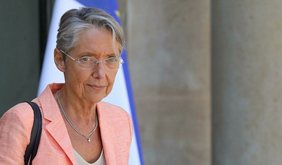 Ραγδαίες εξελίξεις στη Γαλλία: Υπέβαλε παραίτηση η πρωθυπουργός, δεν την έκανε δεκτή ο Μακρόν