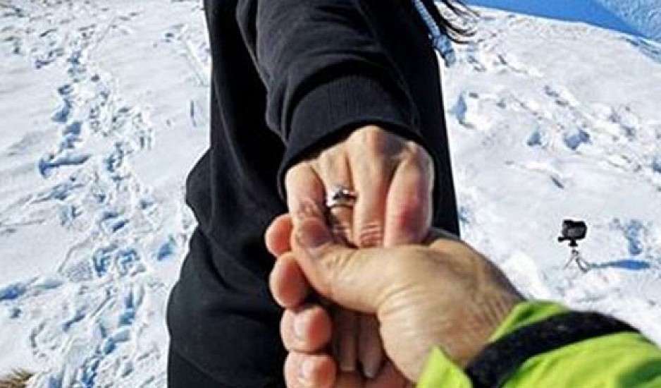 Έλληνας παρουσιαστής έκανε πρόταση γάμου στην αγαπημένη του στις Άλπεις!