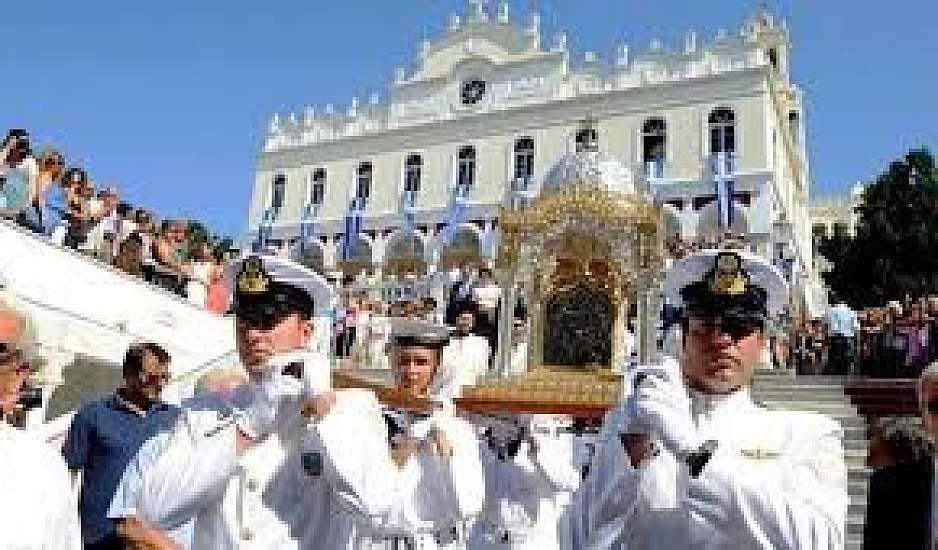 Δεκαπενταύγουστος:  Ετοιμάζεται να γιορτάσει την Κοίμηση της Θεοτόκου η Τήνος