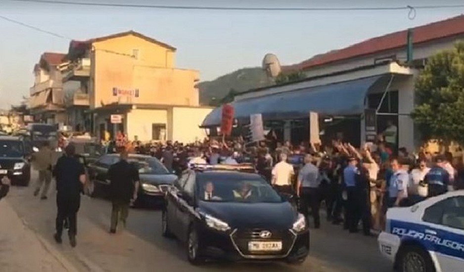 Αλβανία: Εξαγριωμένοι πολίτες αποδοκίμασαν τον Έντι Ράμα