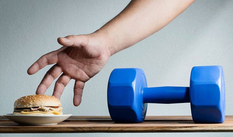 Οι 12 μικρές συνήθειες που θα σας βοηθήσουν να χάσετε βάρος