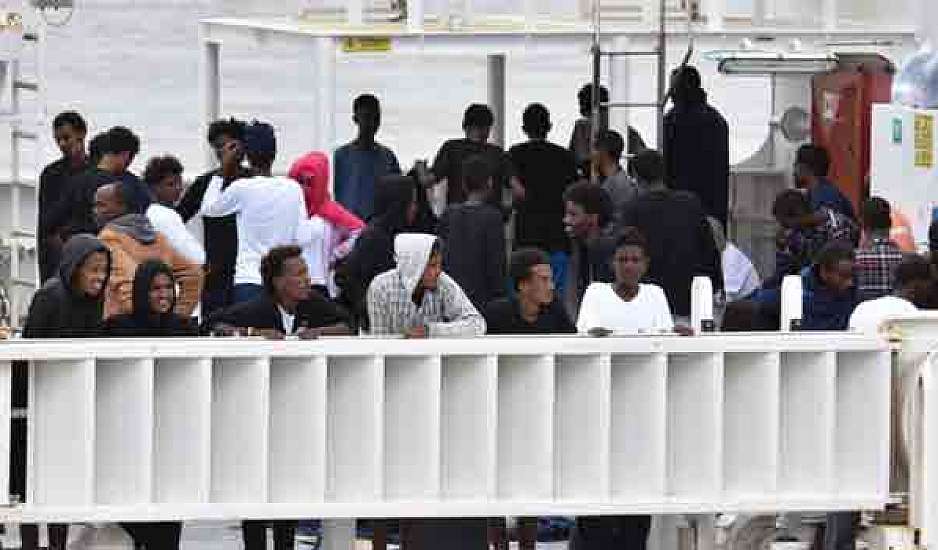 Ιταλία: Τέλος στο θρίλερ με τους πρόσφυγες του πλοίου Diciotti