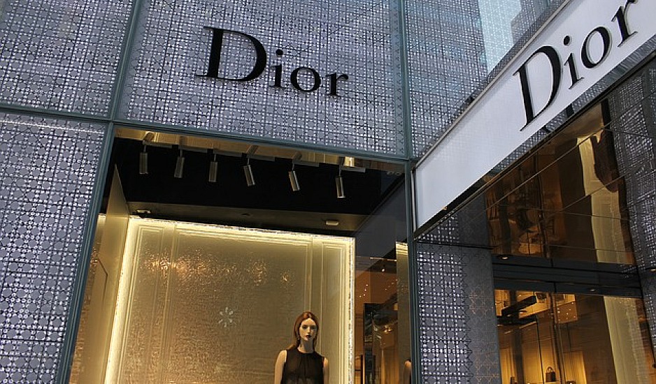 Κατέσχεσαν 1.800 μαϊμού ζευγάρια Dior x Air Jordan 1 αξίας 3,6 εκατ. δολαρίων!