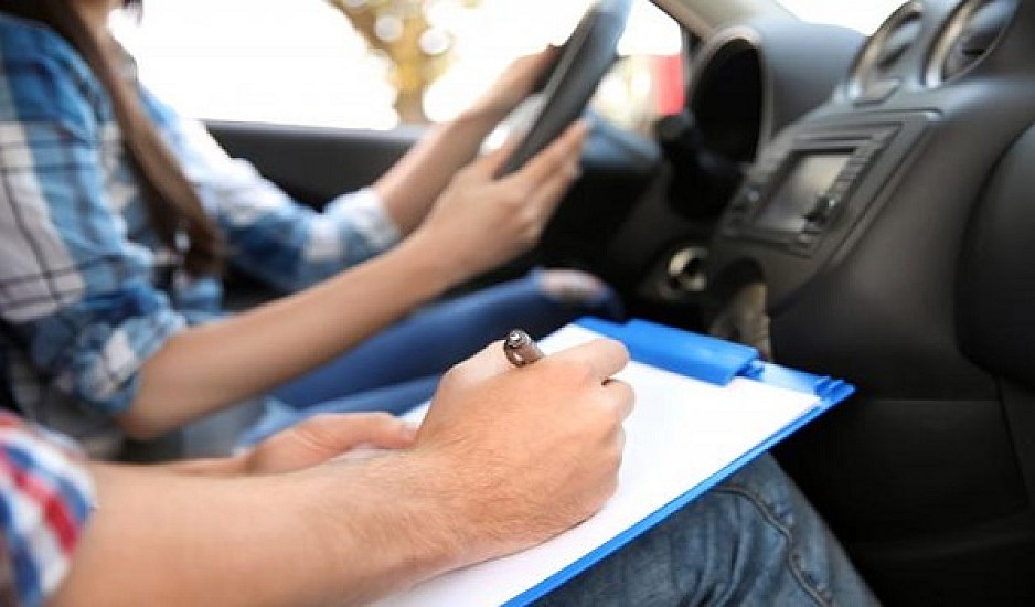 Έρχεται νομοθετική ρύθμιση για τα διπλώματα οδήγησης - Τι θα περιλαμβάνει