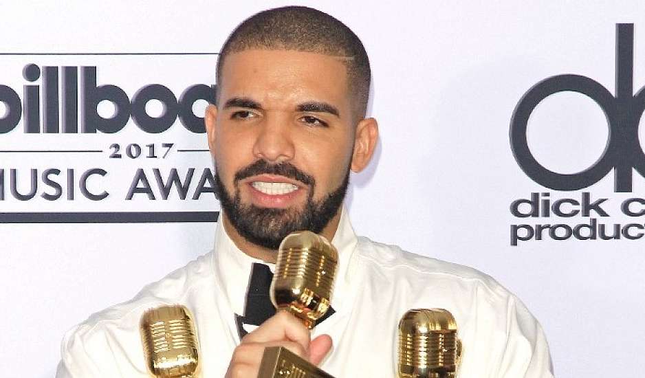 O Drake νοίκιασε στάδιο 70.000 θέσεων για το πάρτι του!