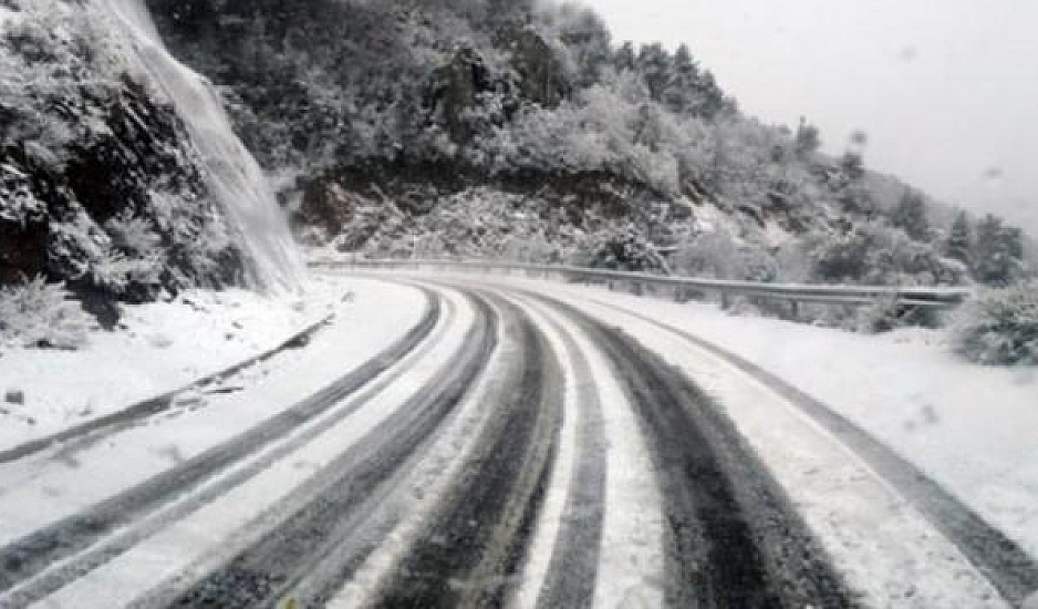 Τα τελευταία νέα για τον χιονιά - εξπρές στην Αττική: Κλείδωσαν οι περιοχές με χιόνια