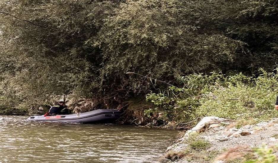 Συναγερμός στον Εβρο - Συνελήφθησαν 6 άτομα  που πέρασαν στην Ελλάδα με 10 τουρκικά πιστόλια