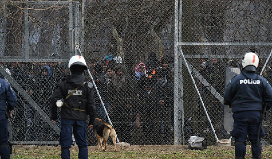 Τούρκος ΥΠΕΣ: Πάνω από 75.000 οι μετανάστες που πέρασαν τα σύνορα