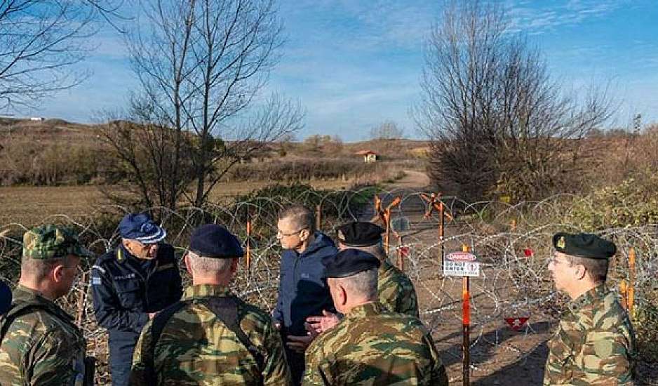 Σφραγίζουν τον Έβρο με συρματοπλέγματα για το μεταναστευτικό