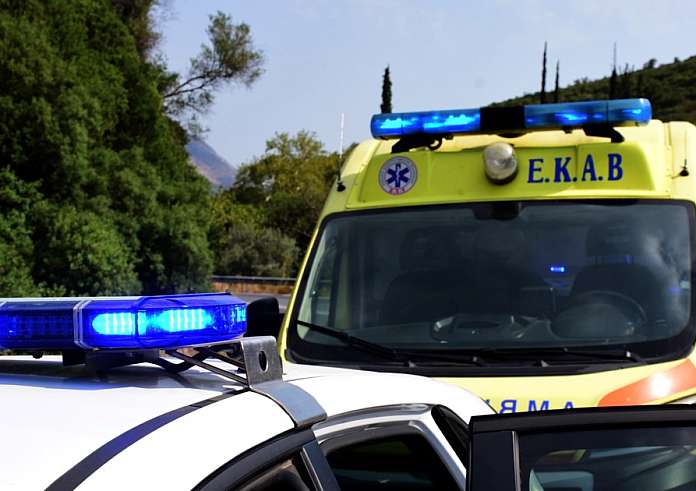 Λέσβος: Αυτοκίνητο παρέσυρε δύο πεζούς μετά από τροχαίο – Ένας άνδρας χωρίς τις αισθήσεις του