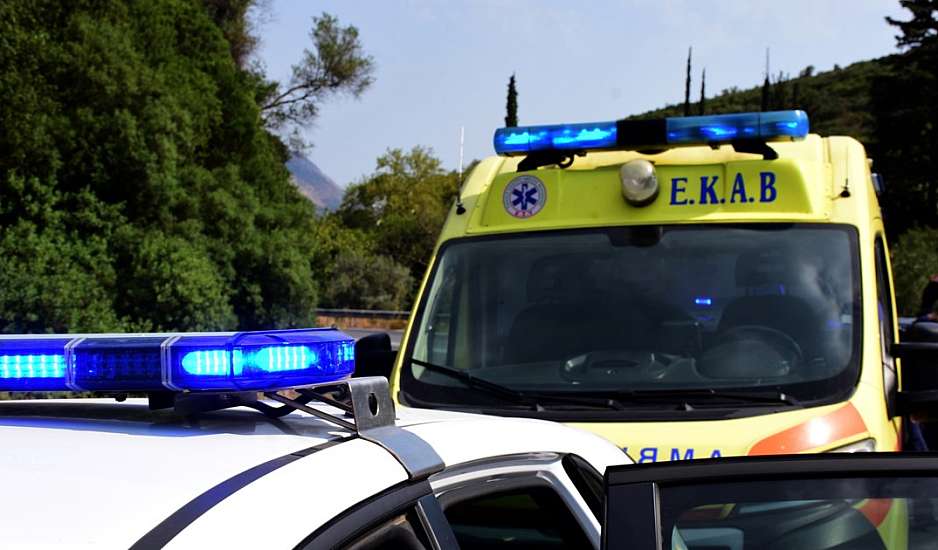 Λέσβος: Αυτοκίνητο παρέσυρε δύο πεζούς μετά από τροχαίο – Ένας άνδρας χωρίς τις αισθήσεις του