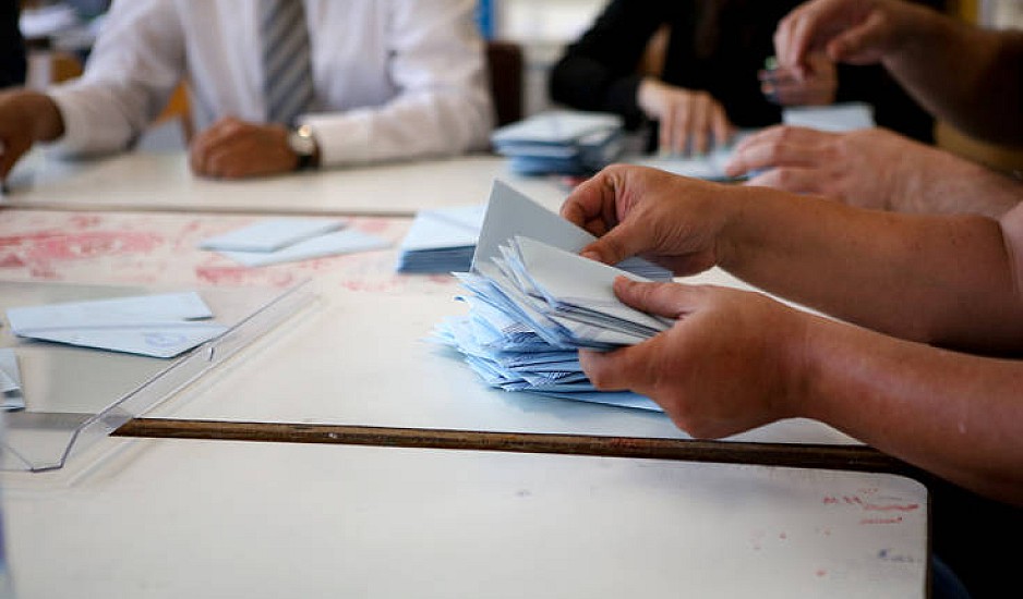Πάτρα - Εκλογές 2023: Ένταση και μαλλιοτραβήγματα σε εκλογικό τμήμα στο Ρίο