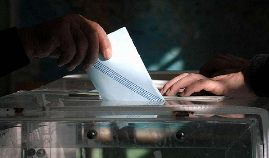 Συνελήφθη υποψήφιος ευρωβουλευτής στη Ροδόπη – Μοίραζε σταυρωμένα ψηφοδέλτια