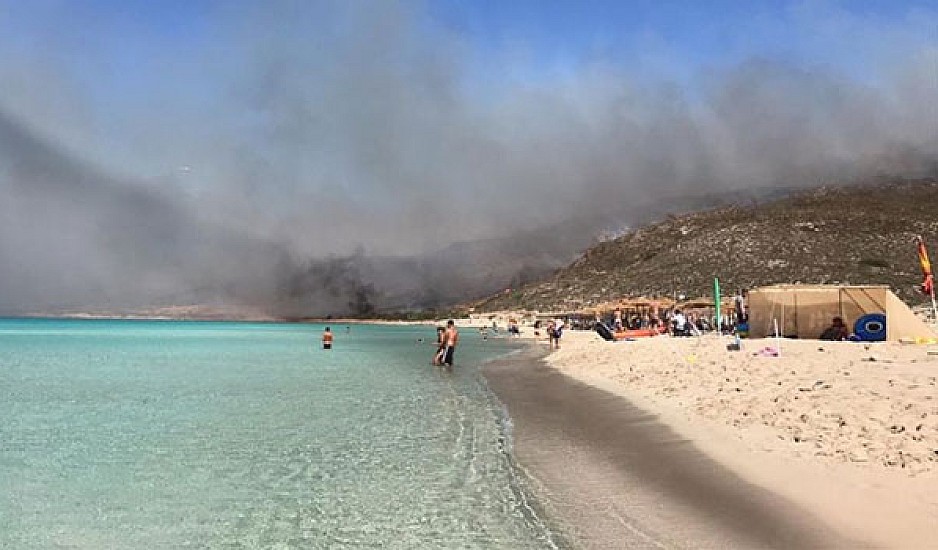 Υπό έλεγχο η φωτιά στην Ελαφόνησο – Εκτιμήσεις πως κάηκε το 25% του νησιού
