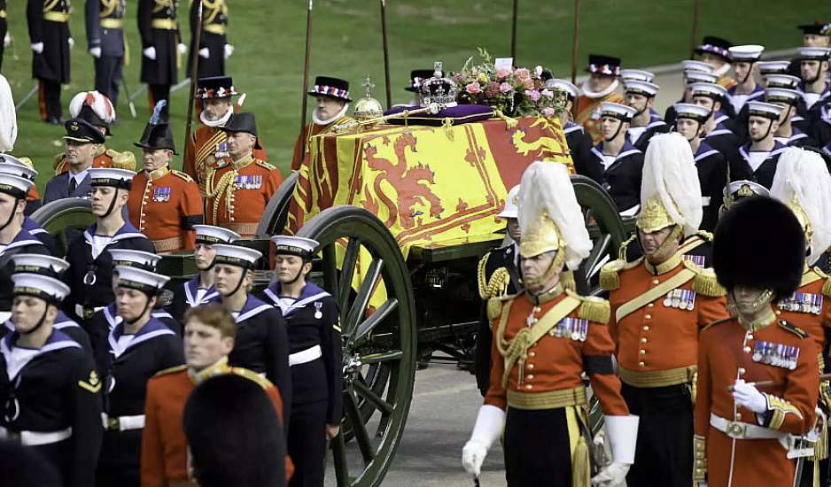 H Bρετανία αποχαιρετά τη Βασίλισσα Ελισάβετ - Λεπτό προς λεπτό η τελετή