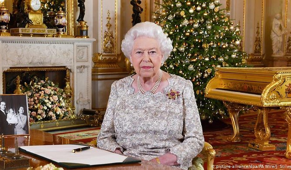 Το μενού της βασίλισσας Ελισάβετ τα Χριστούγεννα: Τι σιχαίνεται και τι απαγορεύει