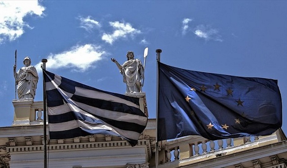 Handelsblatt: Σχέδιο της Αθήνας για πρόωρη αποπληρωμή δανείων του ΔΝΤ