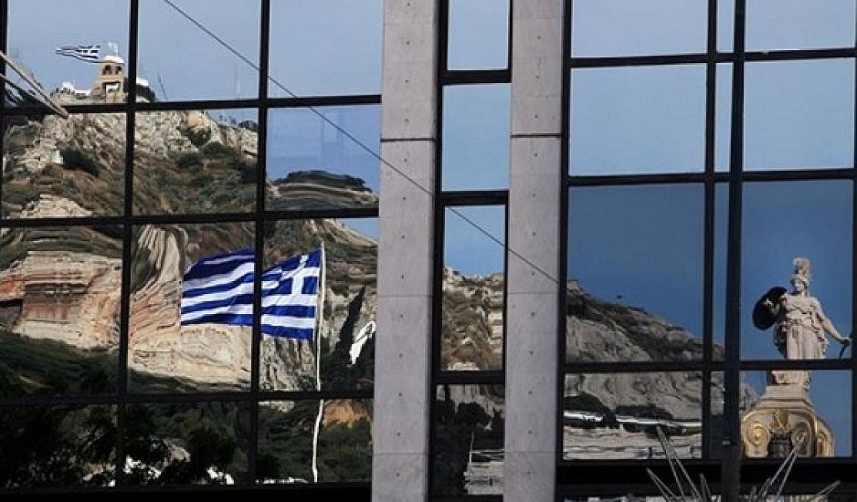 Handelsblatt: Οι Έλληνες φεύγουν, η χώρα εξακολουθεί να ματώνει