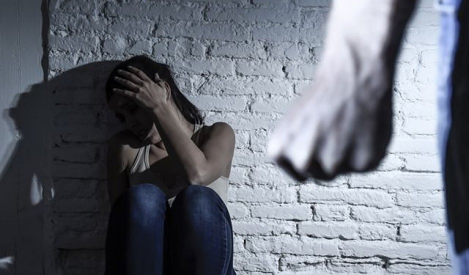 Πάνω από 2000 κλήσεις για ενδοοικογενειακή βία στη γραμμή SOS 15900