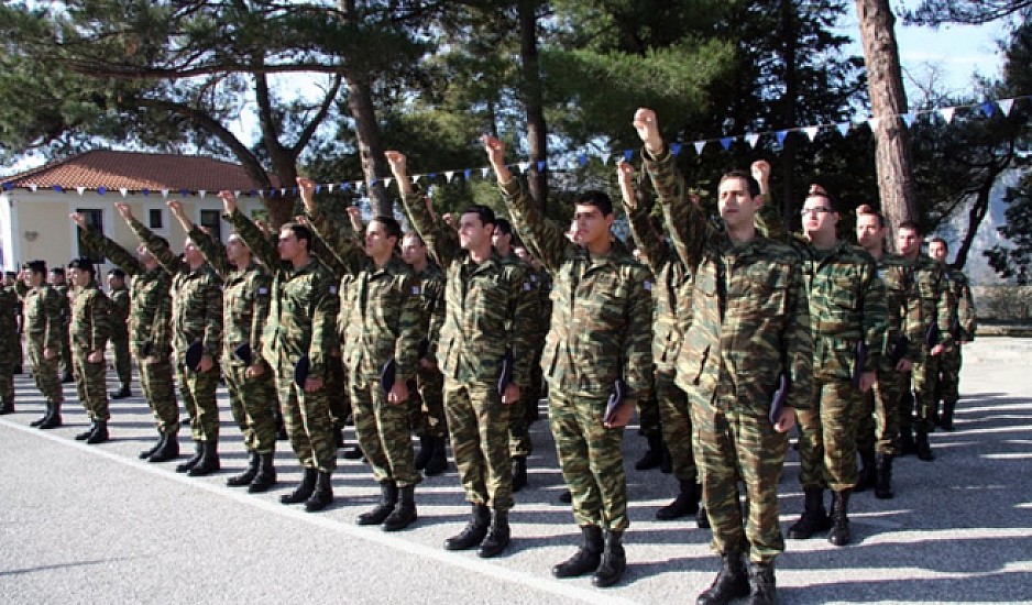 Έρχονται αλλαγές και προσλήψεις στο στρατό: Πόσο θα υπηρετούν οι Έλληνες στρατιώτες