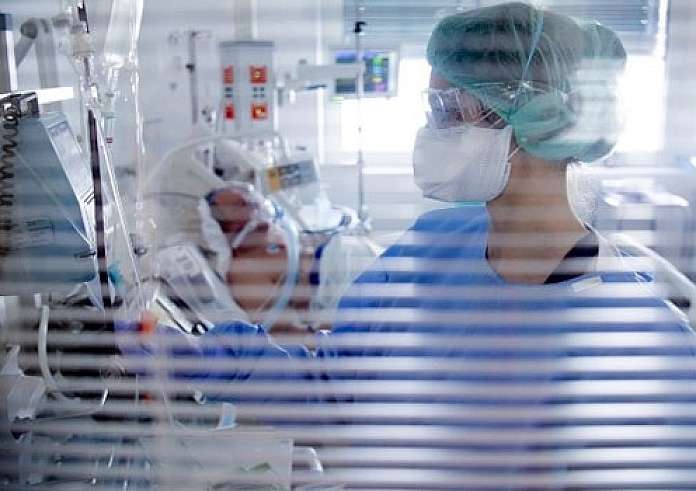 Βύρωνας: Χαροπαλεύει στη ΜΕΘ η 16χρονη που της έδωσαν να κάνει αυτοσχέδια ναρκωτικά