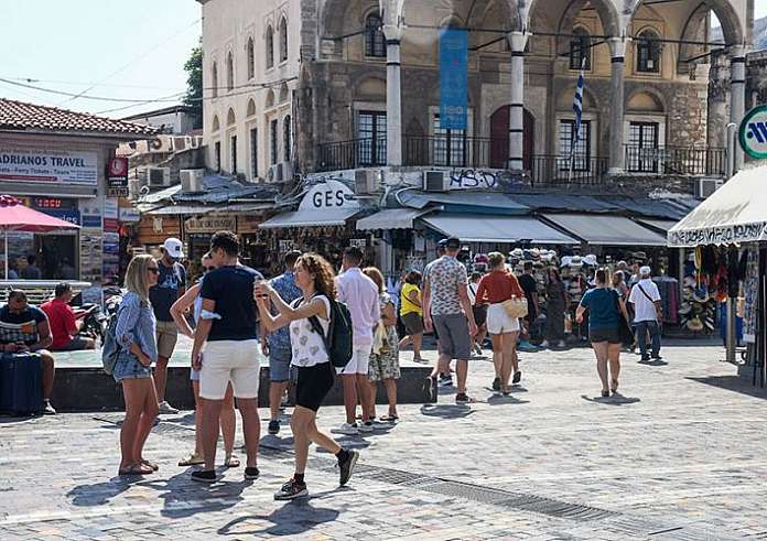 Κορονοϊός: 15.839 κρούσματα σήμερα, 22 θάνατοι, 95 διασωληνωμένοι