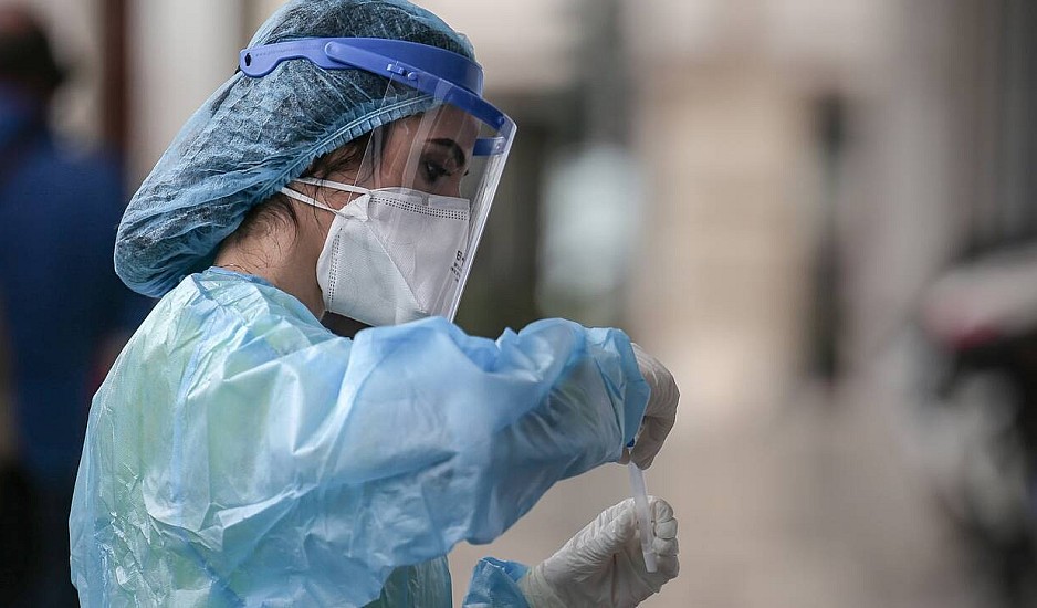 ΕΟΔΥ: 106 θάνατοι από κορονοϊό και 2 θάνατοι από γρίπη μέσα σε μία εβδομάδα