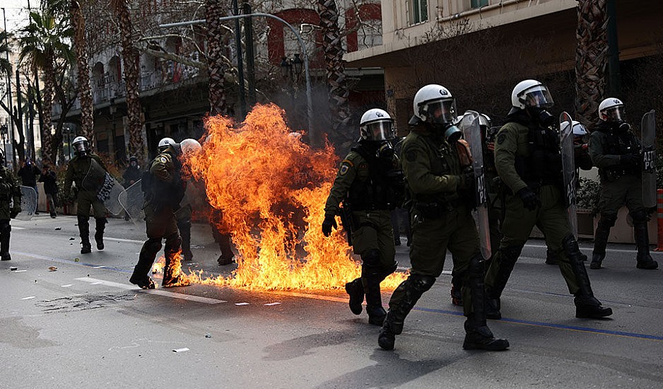 ΕΛ.ΑΣ για επεισόδια στην Αθήνα: Πέντε τραυματίες αστυνομικοί, 3 συλλήψεις και 14 προσαγωγές