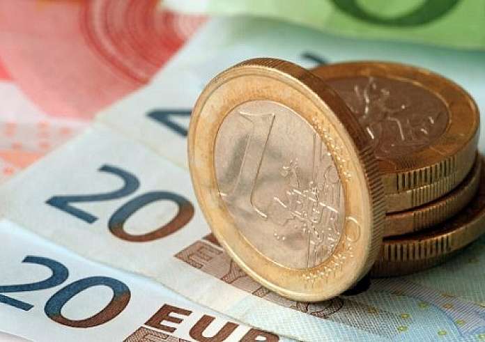 Γιατί πρέπει να αποφεύγεις τα ATM τις νύχτες και τα Σαββατοκύριακα;
