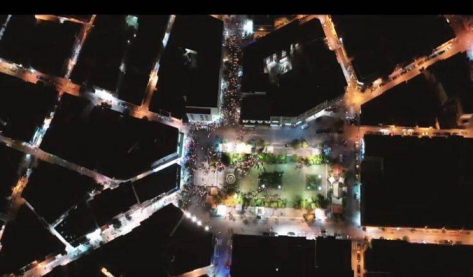 Εντυπωσιακό βίντεο από drone με τη συνάντηση των Επιταφίων στη Λαμία