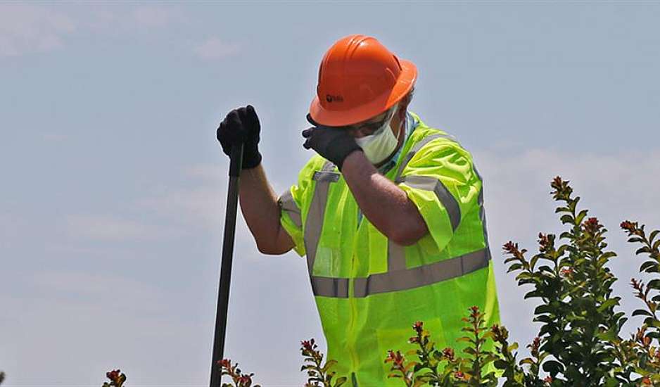 Καύσωνας: Οδηγίες για προστασία εργαζόμενων