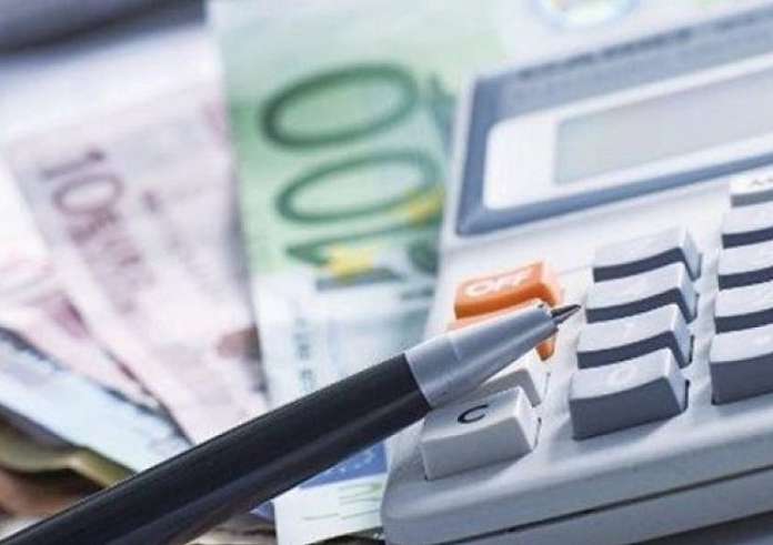 Μισθολογικές αυξήσεις στο δημόσιο και ευνοϊκές ρυθμίσεις οφειλών