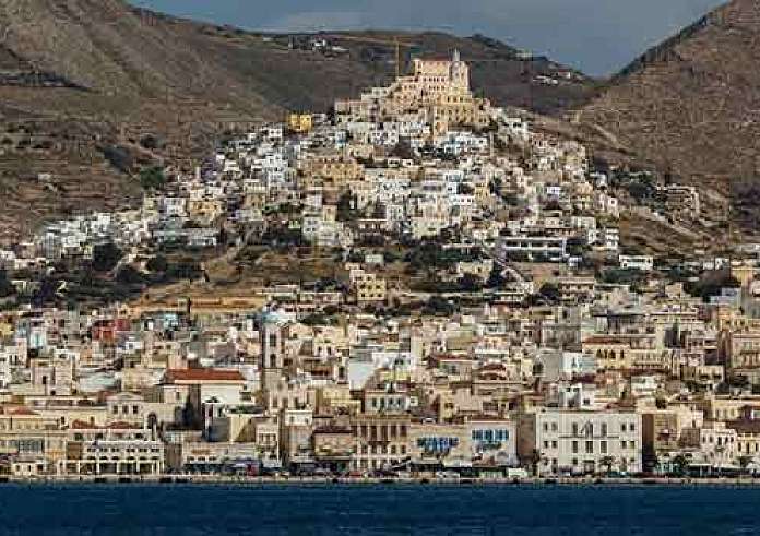 Σύρος: Τεστ για Covid-19 σε όλους τους υπαλλήλους του Δήμου - Νέο κρούσμα
