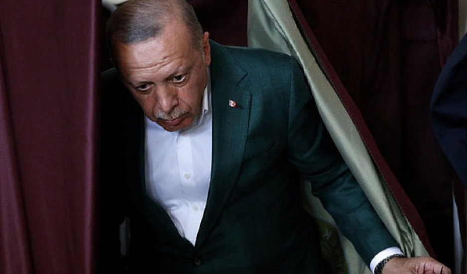 Ο Ερντογάν χάνει και την Κωνσταντινούπολη. Υποχωρεί η τουρκική λίρα