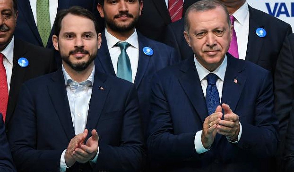 Τουρκία: Το παρασκήνιο της παραίτησης του γαμπρού του Ερντογάν