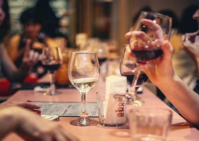 Εστίαση: Πότε θα είναι έτοιμη η εφαρμογή για τον έλεγχο των εμβολιασμένων