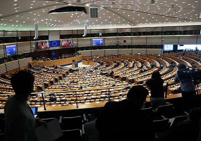 Ευρωεκλογές: Ποιος είναι ο μισθός των ευρωβουλευτών που θα εκλεγούν