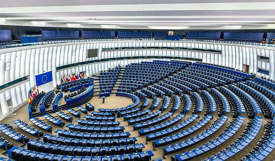 Ευρωεκλογές 2024 – ΕΕ: Πυρετώδεις διαβουλεύσεις στις πολιτικές ομάδες – Στις 21:15 το exit poll του ευρωκοινοβουλίου