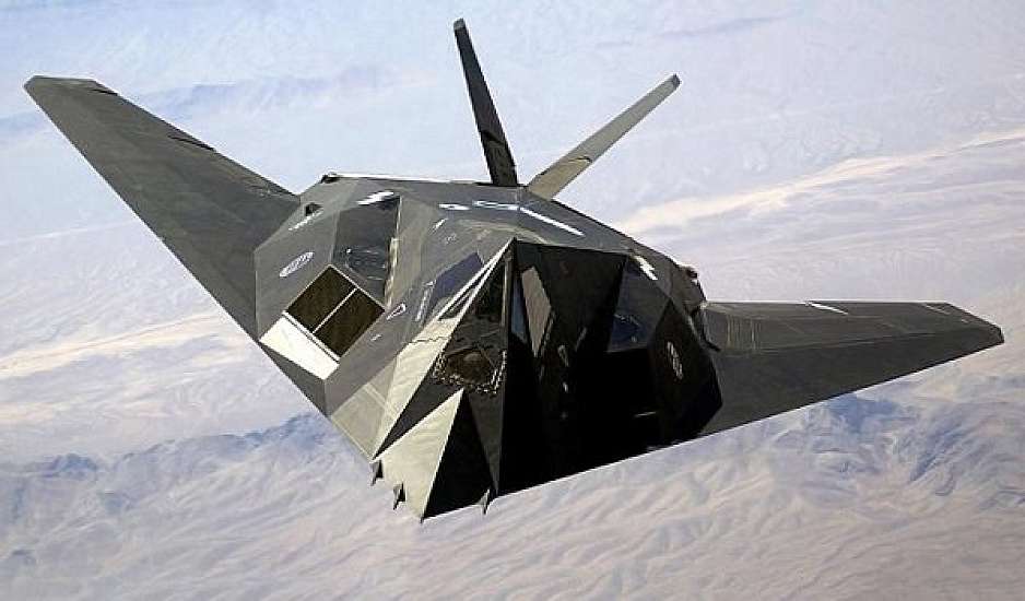 Το μυστηριώδες F-117 έκανε και πάλι την εμφάνισή του και κανείς δεν ξέρει γιατί