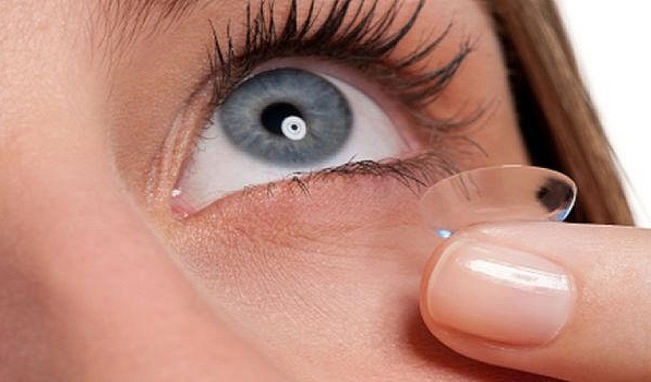 Κορονοϊός: Μεταδίδεται και από τα δάκρυα - Τι να προσέξουν όσοι φορούν φακούς επαφής